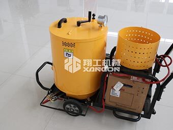 瀝青灌縫機廠(chǎng)家迎合路面養護需求，適應市場(chǎng)變化