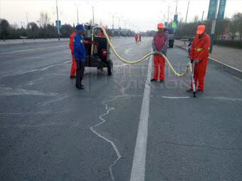 強化春季公路養護，保證道路通暢