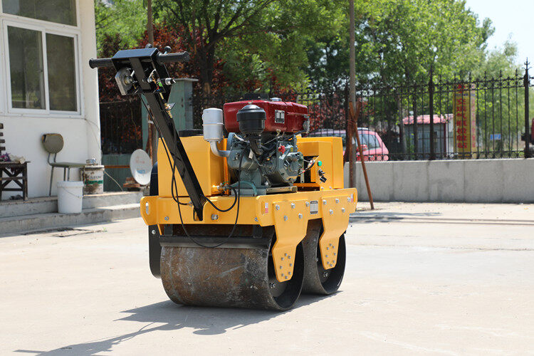 為什么小型壓路機會(huì )漏油？該如何解決？