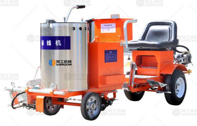 熱熔劃線(xiàn)機配置助力車(chē)，高施工高標線(xiàn)質(zhì)量